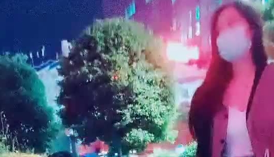 【户外小淫雪】公园超市~户外全裸 ️跳蛋大黑牛~车内狂震喷水 ️搞得大哥可紧张啦！