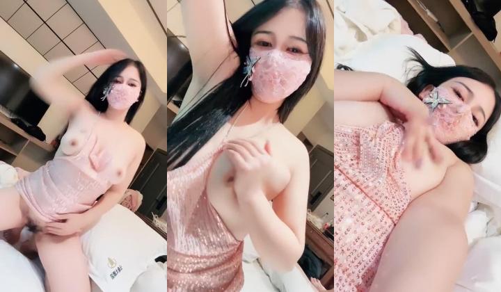 明星颜值新人绿播女神百开小雪下海 最终还是抵不过榜上大哥的金钱诱惑约见线下酒店啪啪连小菊花都被玩