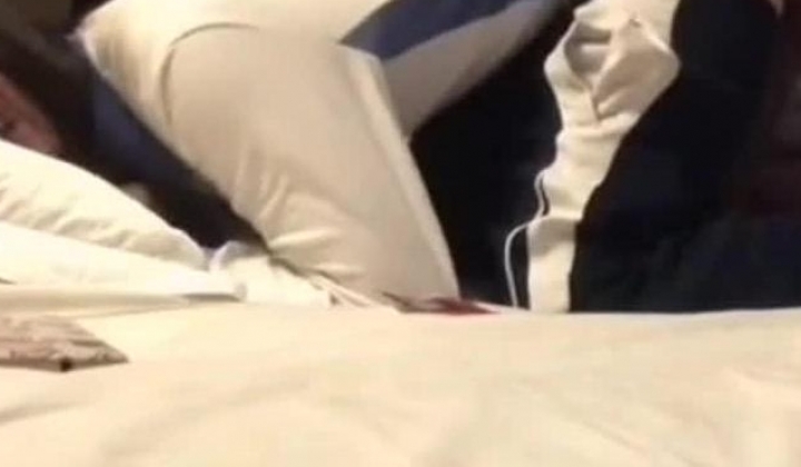 【网曝门事件】河南实验高中眼镜学妹大尺度性爱私拍流出 穿校服开房啪啪饥渴骑乘老司机潜质 深圳校服