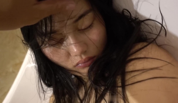 MJ二人组迷玩云南90后清纯妹子岳X如捆绑倒立抽插各种方位角度拍特写