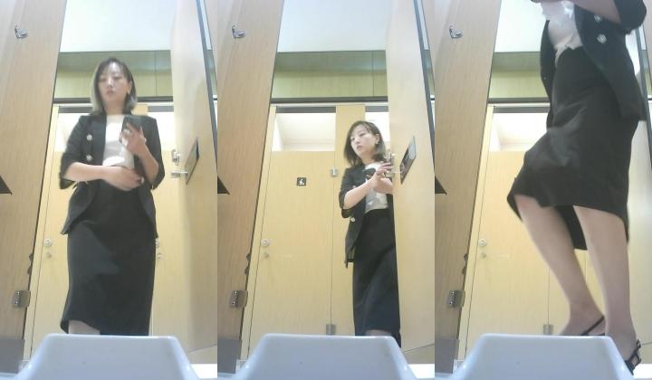 大神潜入商场女厕近距离偷拍18位美女的各种极品美鲍鱼