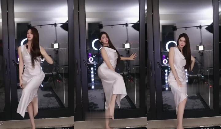 抖音极品少妇【海琴烟】九头身美女，裸舞诱惑，道具自慰高潮，喜欢大长腿闻大屁眼子的不可错过