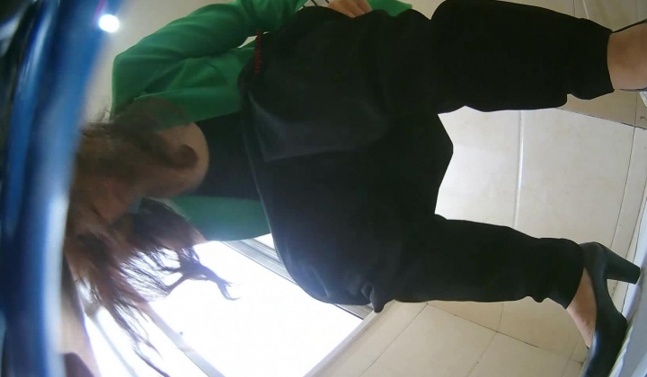 公园女厕暗藏摄像头偷拍 美女少妇的各种美鲍鱼
