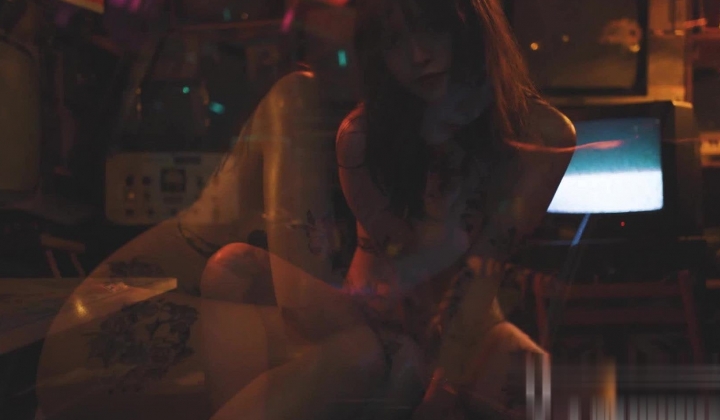 推特网红美少女《草莓味的奈奈兔》古玩店玩偶 极品尤物 超级嫩妹