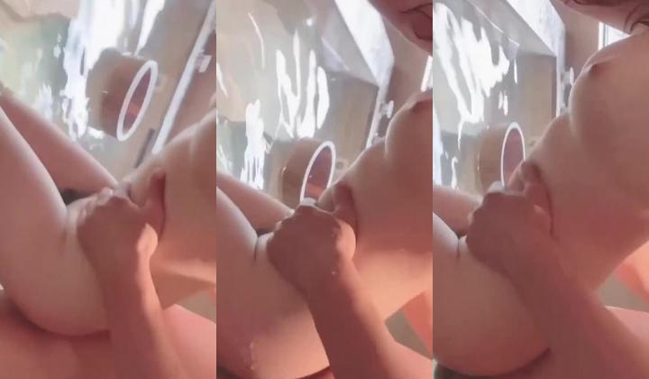 超顶绿帽淫妻【Chloe Chloe】订阅，约单男各种性爱3P，愿望被天下所有男人肏