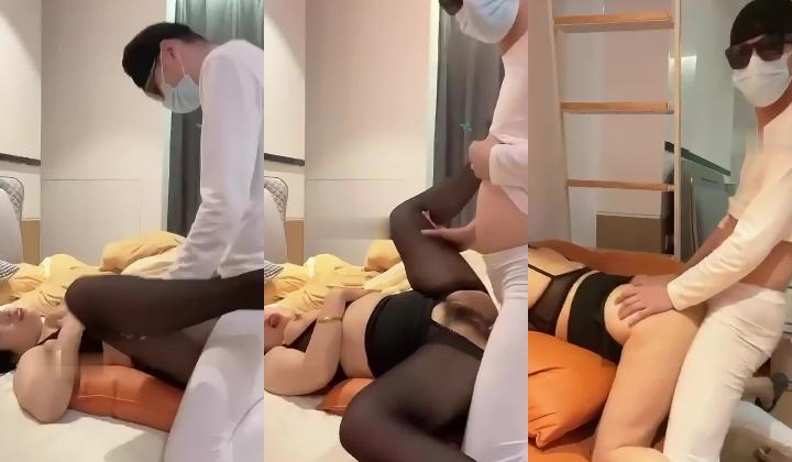 大蝴蝶骚穴轻熟女【燕燕暖心阁】定制视频，脸穴同框掰穴性爱啪啪
