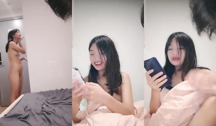 新人学妹下海被干，【青春小萝莉】，无套啪啪操爽，出租屋里跟男友做爱，真实感十足，把毛剃了抠喷，牛