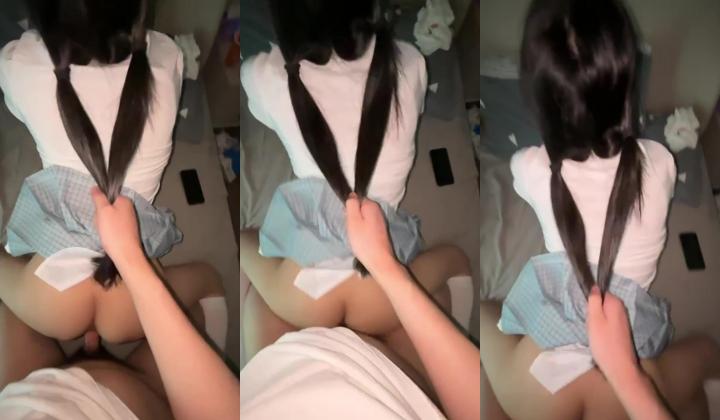 快手三万粉网红嫩妹，全身粉嫩和金主开房曝光，乖巧羞涩给金主口交，开着房间门被站着肏，非常刺激