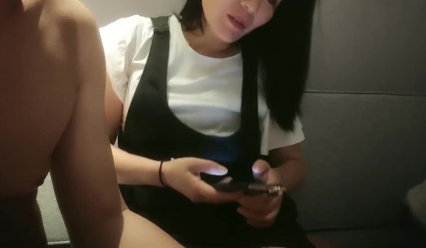 【良家故事】，跟着大神学泡良，一步步走进人妻寂寞的心灵，话术大佬，同时三女聊天，气质佳高个子人妻操爽