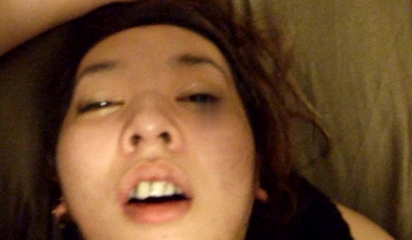 大神迷玩觊觎已久的隔壁办公楼执照女律师终于找到机会迷晕开房附近宾馆翻眼抠逼玩弄内射