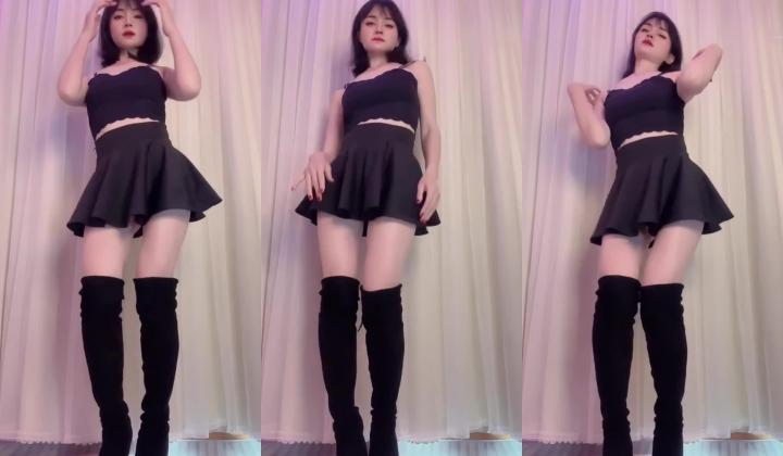 ️【快手】高挑丝袜御姐美女『米雅』全包黑丝裸舞骚气蝴蝶逼特写自慰高潮抽搐喷水