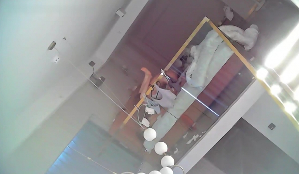 酒店偷拍复式房偷拍 女同流出史上一部经典爱爱貌似比男的还会玩
