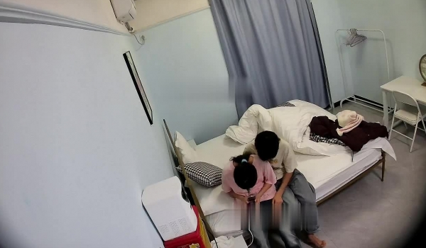 新流出高校附近酒店偷拍 ️没有性经验青涩小情侣开房啪啪动作非常生涩摸索中