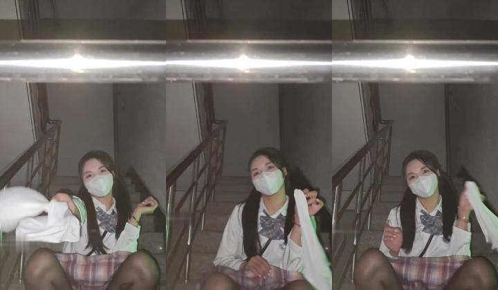最新青春无敌！抖音风极品网红嫩妹【Miao喵酱】豪华定制，裸舞辉夜城熊猫妹妹可爱翻跳户外露出紫薇白浆呲尿蚊子叮PP喽