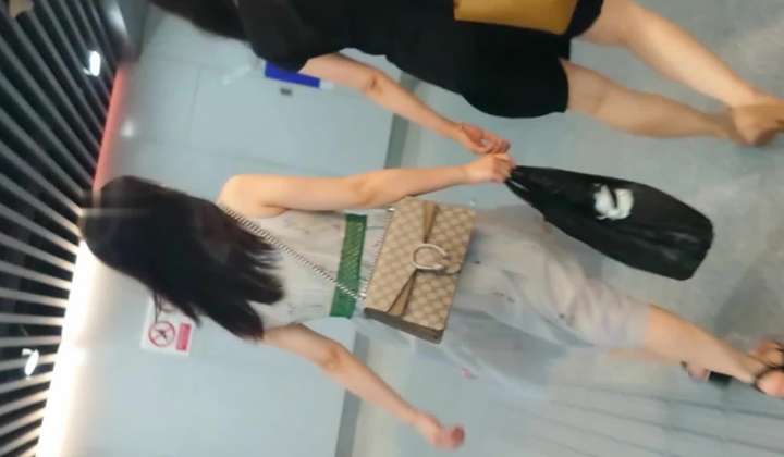 【精品CD ️推荐】魔手 外购 清纯小靓妹全记录2（T-back勒进黑木耳）（含诱惑丝系列）横竖