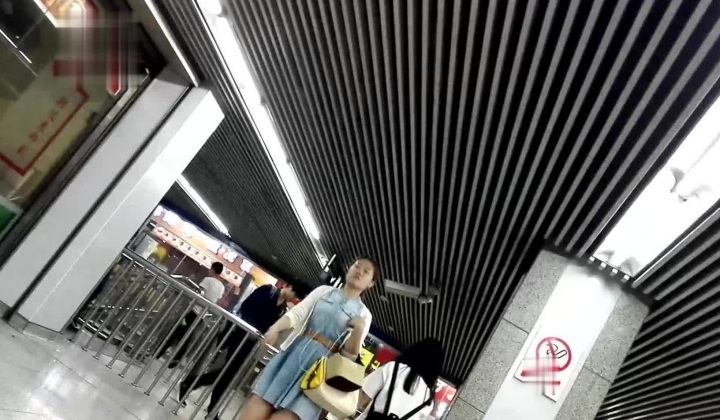 北京地铁商圈CD系列1，夏日都是清凉裙装抄底真方便