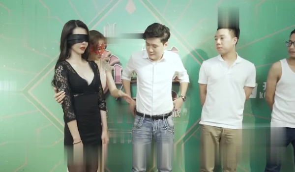 极品换妻性爱治疗之旅狂野换妻-迈向性福的两天一夜情欲人妻的闺蜜情趣性爱瘾者?苏语堂高清720P原