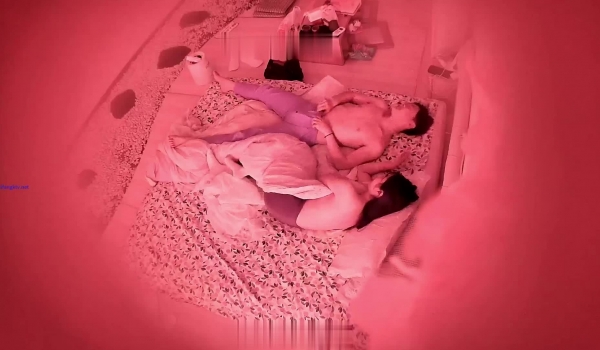 酒店偷拍 ️小哥和女神约会软磨硬泡一天后终于插入扑上去就狂操，各种姿势