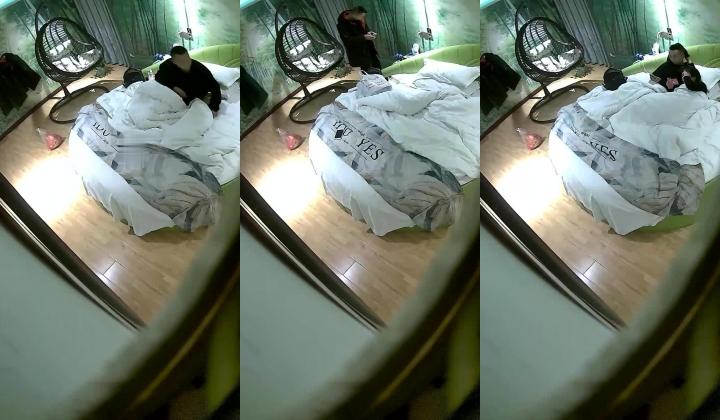 【最新360】女同疯狂互相抠逼,学生情侣开房做爱，绿圆床1部,大屏幕电影院房型，民宿7号1部
