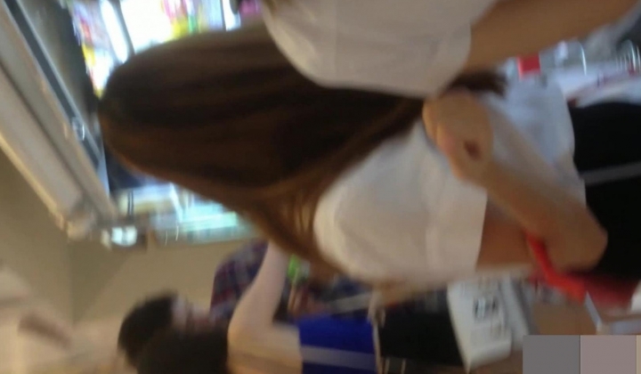 经典盗摄视讯：商超妆容品专区偷录美女裙底风光-超清1080P（第七部）
