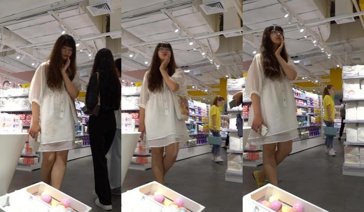大神一路走一路抄底多位黑丝美女全是漂亮的小姐姐