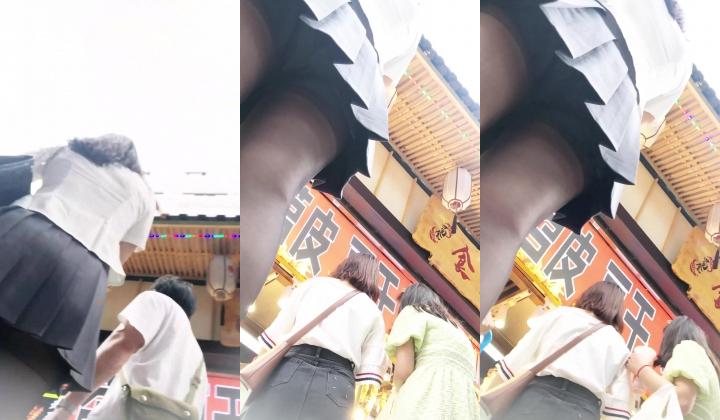 【精品CD】私房流出 ️极品无内！屁股坐镜头！超级极品美女没穿内内美逼被偷窥2V
