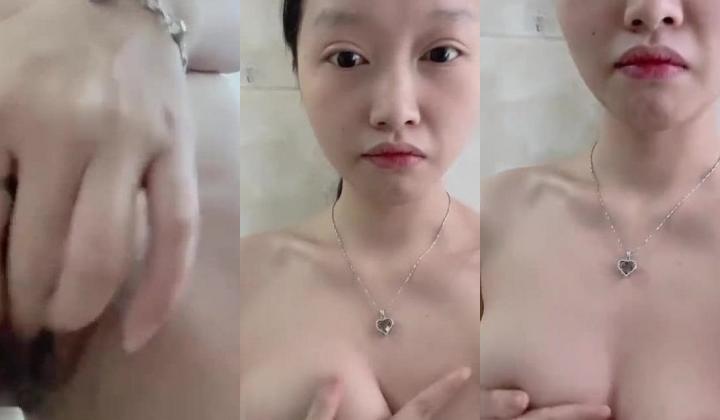 高颜值青春小妹 00后为借钱把处女膜捅破 拿花露水瓶子自慰 有钱能使鬼推磨