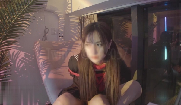 万人求档各大平台牛逼富二代【JK0571】专约同龄漂亮小姐姐COS制服调教啪啪内射露脸国语对话