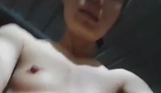 高颜值青春小妹 00后为借钱把处女膜捅破 拿花露水瓶子自慰 有钱能使鬼推磨