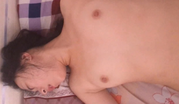 百度云流出自拍《新婚大喜发现豪乳伴娘和新郎原来有一腿》干了新娘操了闺蜜伴娘,一枪战2女.1080