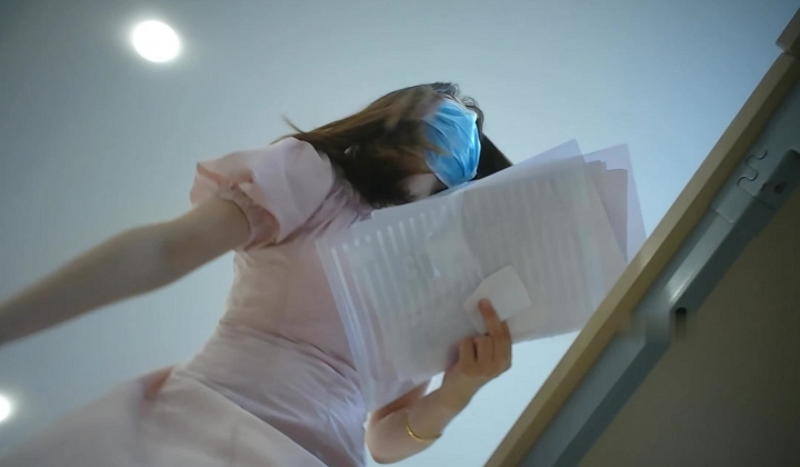 大神潜入服务中心抄底多位来办事的美少妇 各种各样的骚内让你大开眼界