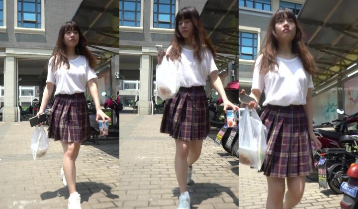 大神一路走一路抄底多位黑丝美女全是漂亮的小姐姐