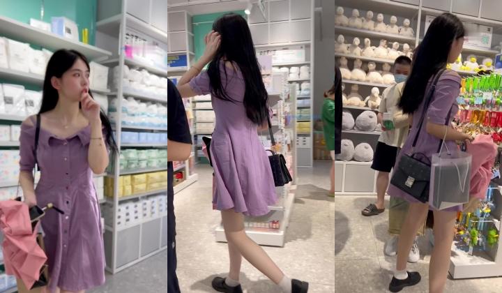 街拍抄底 抄底超多极品女神裙底风光 端庄优雅靓丽女神可爱小内内 极品颜值身材 无线遐想
