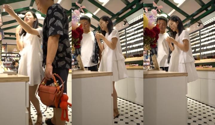 【YZWCD】极品无内抄底 骚气高颜值馒头逼长腿小姐姐不穿内裤逛展览