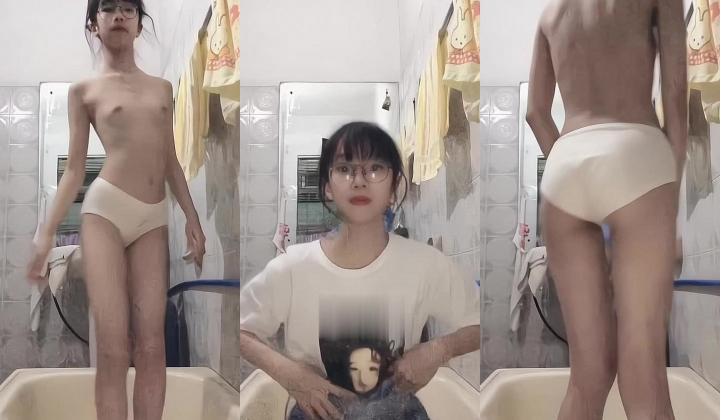 眼镜小姐姐自拍裸视频因和男友分手被故意泄漏出来
