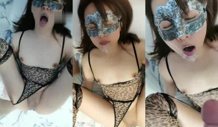 “啊~顶死了~插死我了”对话刺激，很能淫叫的极品人妻少妇【骚逼爱丽丝】性爱自拍，吞精无毛美臀无套