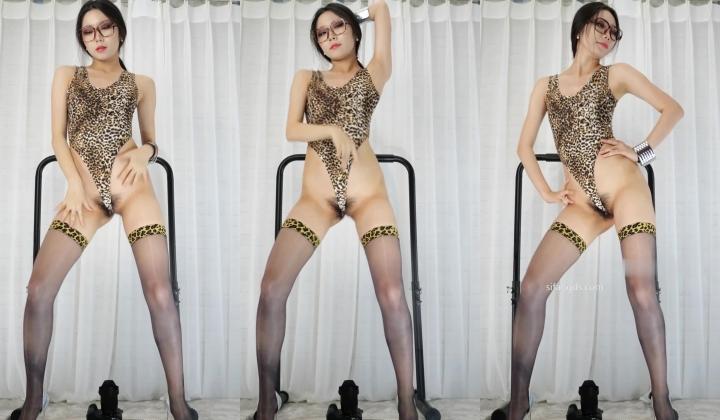 纱姬舞团女神鑫蕾 绝版大尺度裸舞双视角主打一个从天而降的看逼