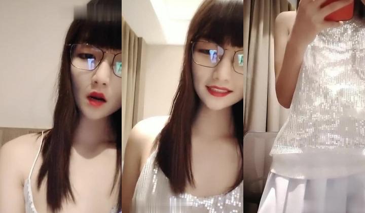 极品萝莉『大二学妹』发骚午夜约按摩技师勾搭做爱打炮 速裹J8跪舔 安全期无套爆操内射粉穴 高清源