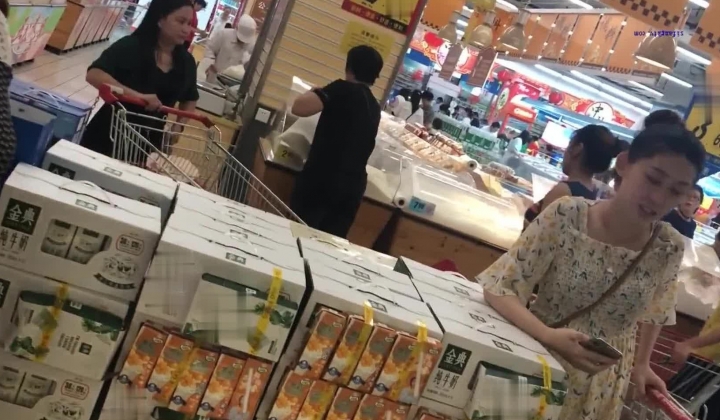 精品CD 大师系列 商场地铁贴身CD 居然还有妹子无内上街