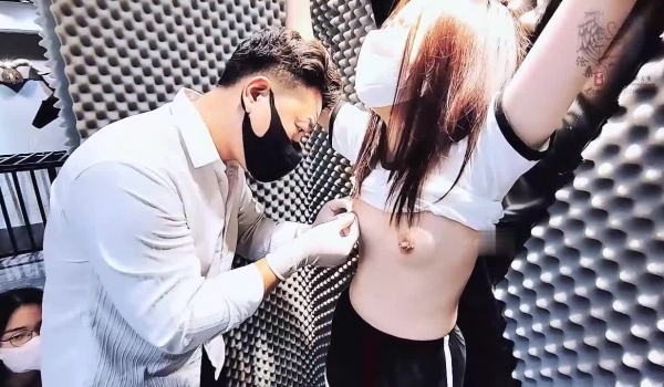 喜欢调教学生妹的S大神【沧桑】最新国庆最新 同时4女奴 超刺激！4个学生妹排队着当性奴，想怎么玩