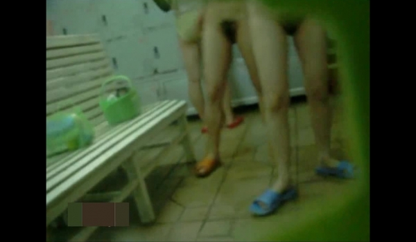 趴窗偷窥良家人妻少妇洗浴第五部，美乳翘臀大长腿尽收眼底，贵在真实刺激