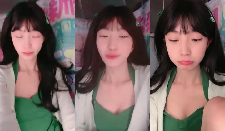 一脸无辜清纯样，【纹崽酱】，学生校花!，超级美胸 宿舍~酒店~道具自慰喷水!，嫩妹控不要错过