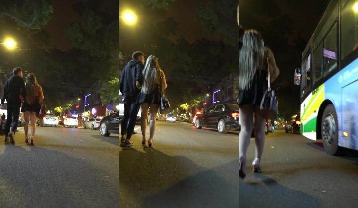 大神旅游景区一路走一路抄底众多的美女少妇眼界大开