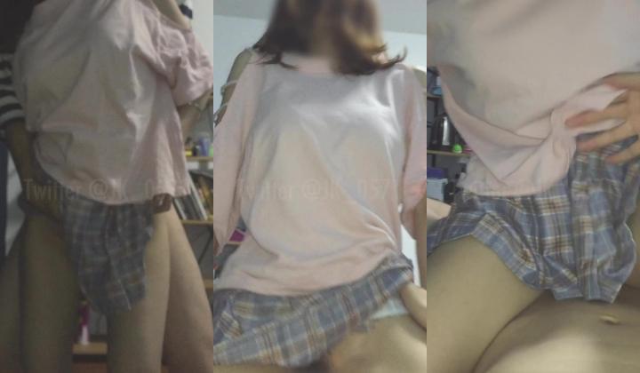 【萝莉控狂喜】杭州海王「JK_0571」OF约炮实录 短裙少女被带回宿舍碎花小内裤掰一边无套暴操
