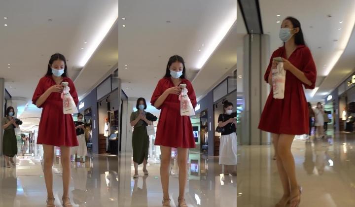 论坛VIP资源大师极限贴身CD超多漂亮小姐姐亮点多多各种骚丁露臀蕾丝骚内COSER美眉直接真空露