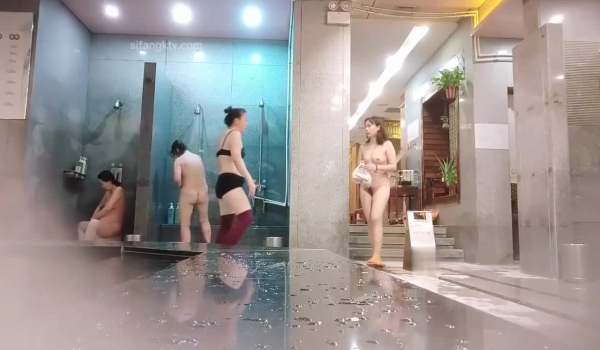 偷拍大神潜入国内某温泉会所游走各个区域-偷拍 ️镜中佳人各种裸体淋浴区有几个身材不错的美女