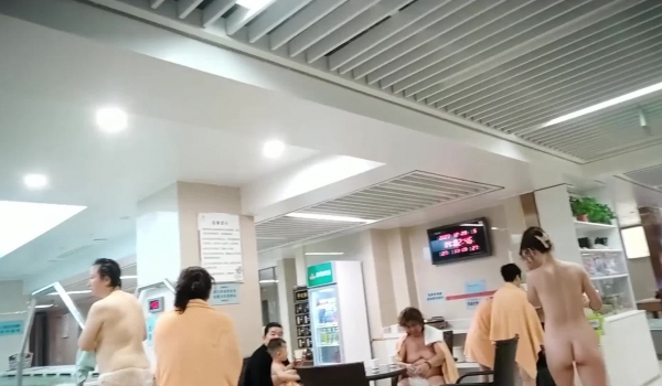 最新流出国内偷拍 ️大神潜入某大型洗浴中心~更衣室浴池戏水近景偷拍~盐甜皆可