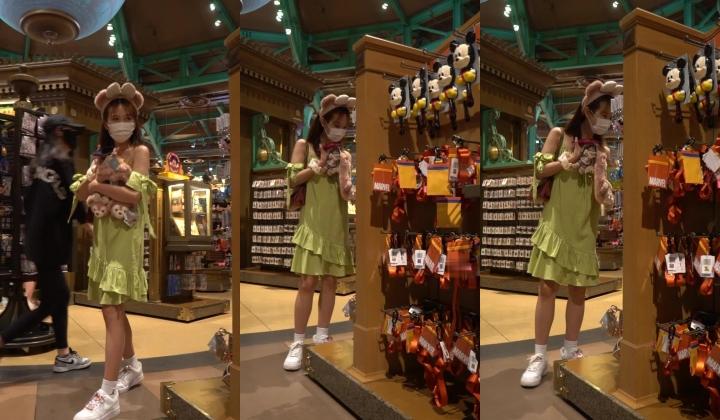 大神一路走一路抄底多位黑丝美女全是漂亮的小姐姐