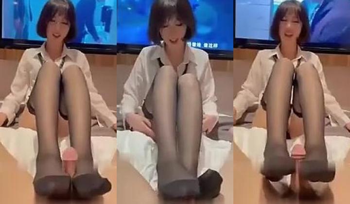 超级女神，美野，与肌肉狗做爱的定制版(11分24秒)，也是目前唯一流出的长视频