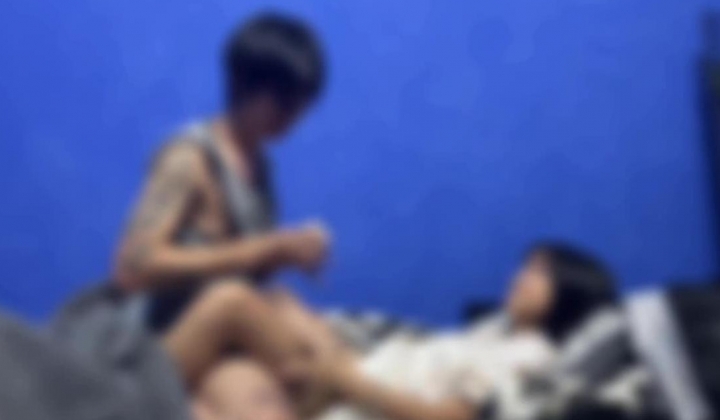 专操极品嫩妹大神『dogking』约炮在校女大学生，废弃教室偷偷啪啪 紧张刺激！父母眼中的乖宝宝
